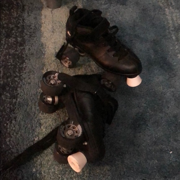 Chicago Size US Men’s 5 skates with pads - Picture 2 of 6